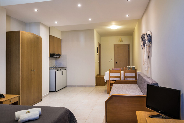 Bedroom 3, Mirtilos Studios & Apartments, Crete