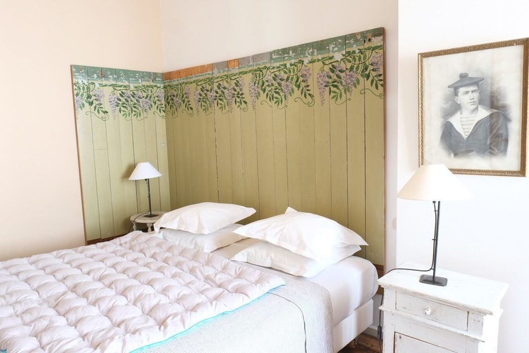 Bedroom 3, Hôtel Le Sénéchal, Charente-Maritime
