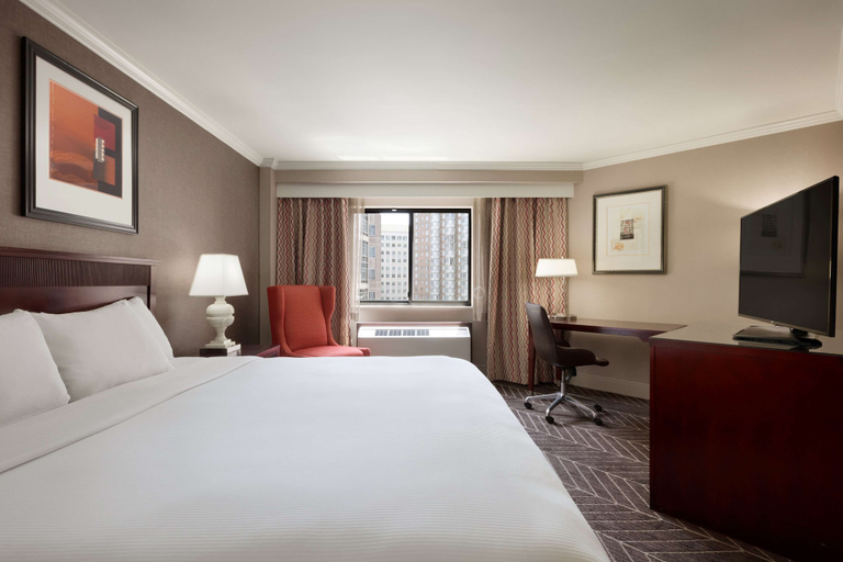 Bedroom 3, Hilton Arlington, Arlington