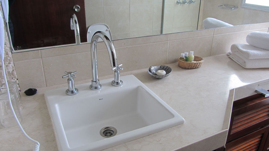 Bathroom 4, Baie des Anges Apart Hotel & Spa, n.a351