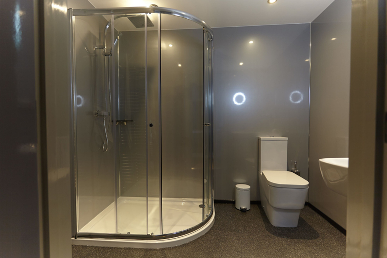 Bathroom 4, Waveney Inn, Norfolk
