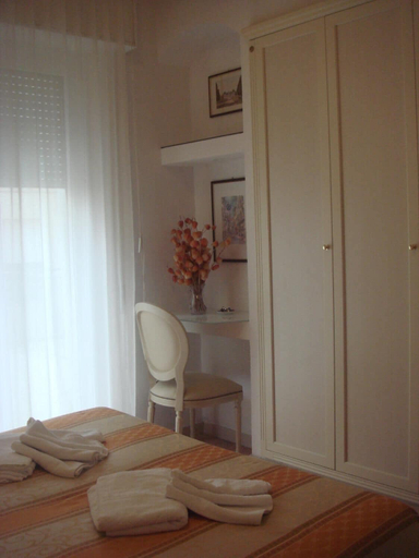Bedroom 2, Hotel Arcade, Rimini