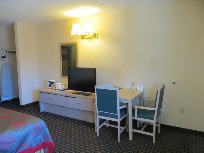 Others 5, Metro Inn , Division No. 6