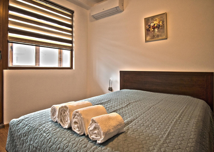 Bedroom 4, Travellino Serviced Apartments, Burgas