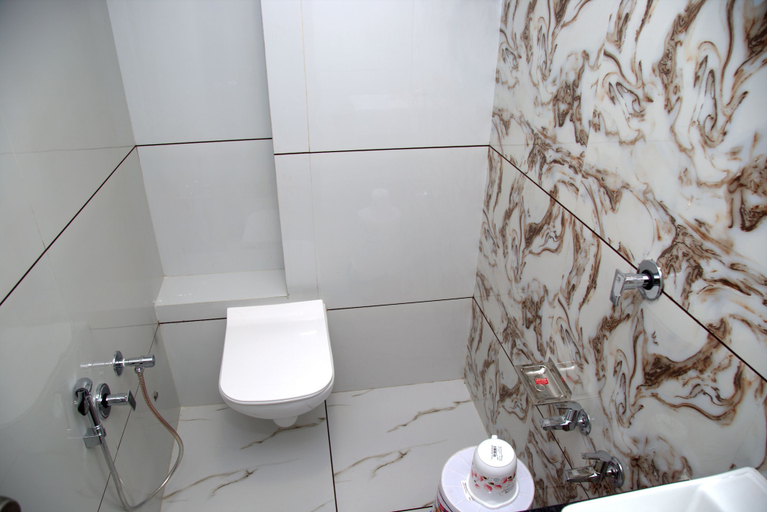 Bathroom, Hotel Hill Park by Sky Stays, Ahmadabad