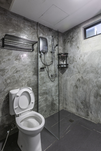 Bathroom 3, The Forum Condominium by Brassalova 132, Kuala Lumpur