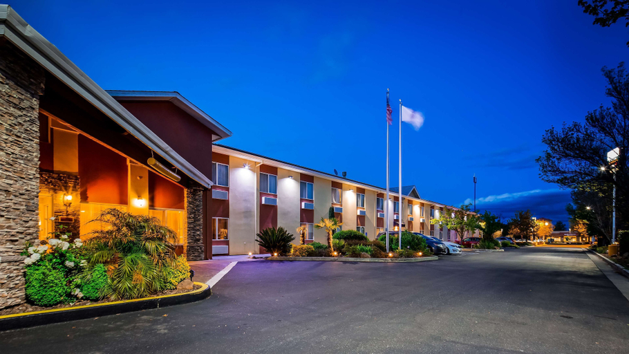 Exterior & Views 4, Best Western Plus Corning Inn, Tehama