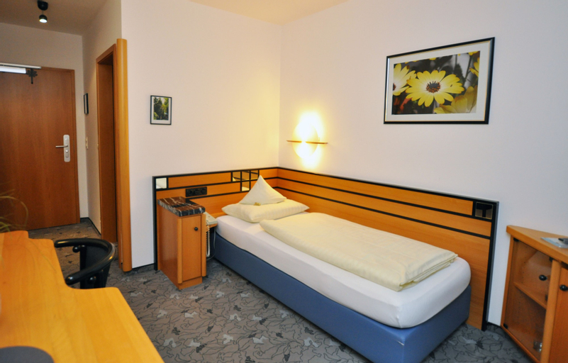 Bedroom 4, Hotel Villa Waldperlach, München