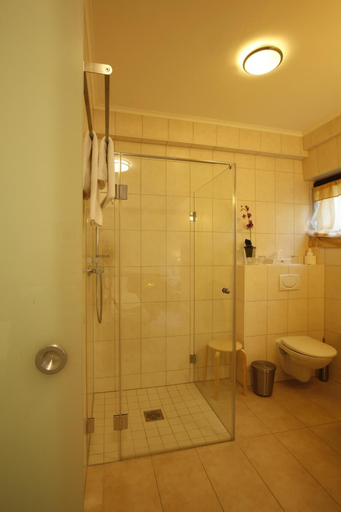 Bathroom 5, Flörsbacher Hof, Main-Kinzig-Kreis