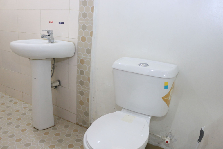 Bathroom 3, NatureMark Gallery and Guest House, Uyo
