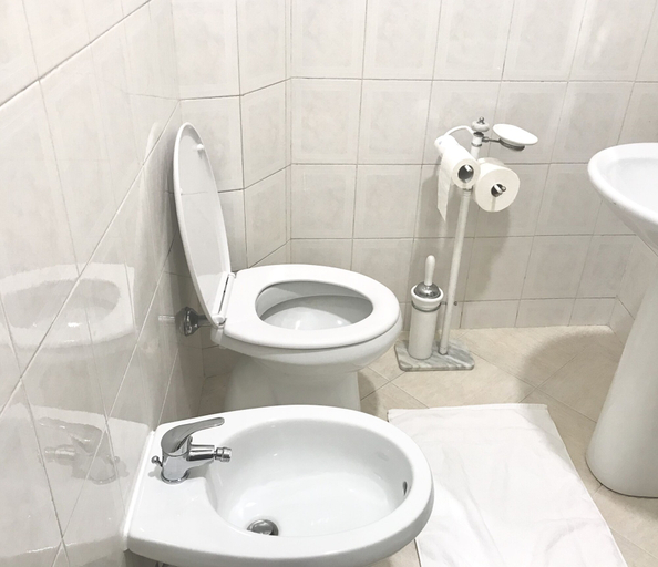 Bathroom 4, Colosseum luxury room, Rome