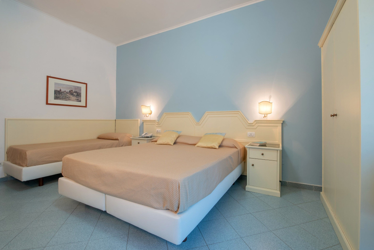 Bedroom 3, Hotel Ascot, Napoli
