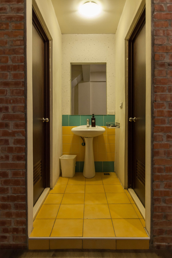 Bathroom 4, Sleeping Boot Hostel, Hualien