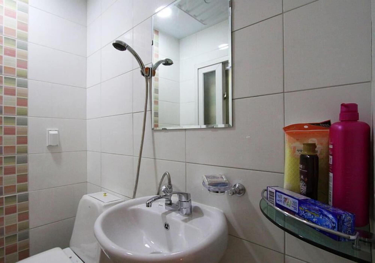 Bathroom 4, Doran Doran Guesthouse, Gyeongju