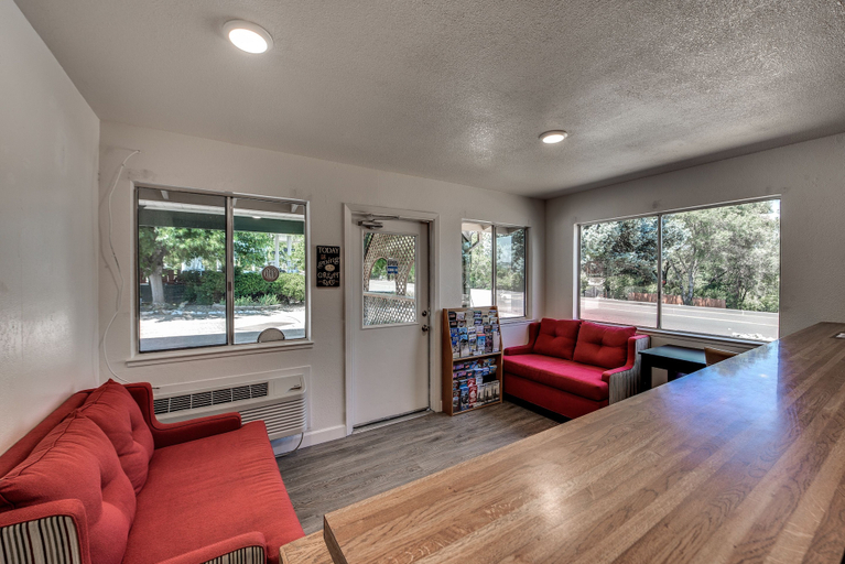 Others 4, Angels Inn, Calaveras