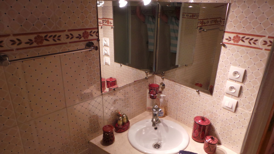 Bathroom 5, Dar Zouhour, Rabat