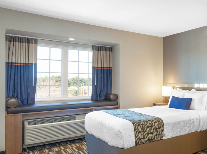 Bedroom 3, Microtel Inn & Suites by Wyndham South Hill, Mecklenburg