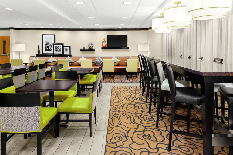 Food & Drinks 5, Hampton Inn Miami Dadeland, Miami-Dade
