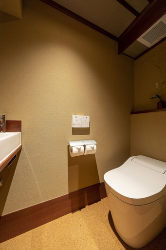 Bathroom 4, Utaimachi, Kanazawa