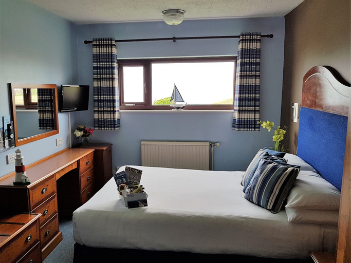 Bedroom 4, Heights Hotel, Dorset