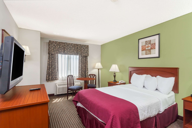 Bedroom 4, Baymont by Wyndham Jackson, Madison