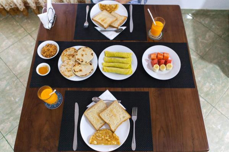 Food & Drinks 4, Rainbow Tourist Rest, N. Palatha Central