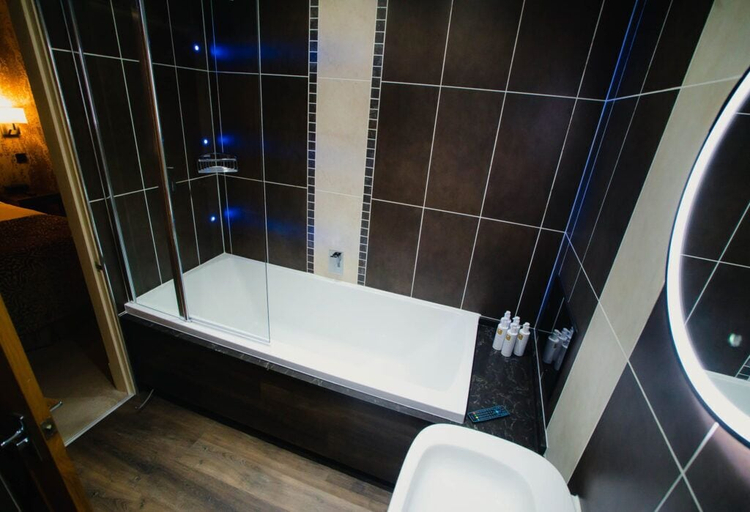 Bathroom 5, Cranleigh Boutique, Cumbria