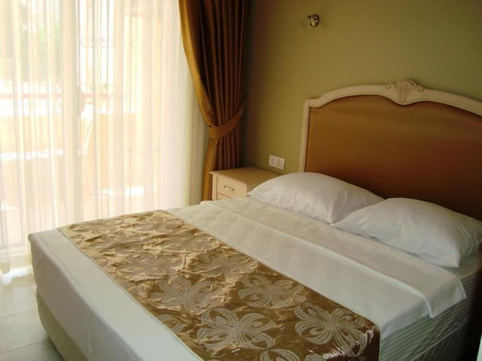 Bedroom 2, Golden Moon Apart Hotel, Kuşadası