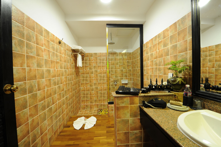Bathroom 5, Amazing Bagan Resort, Myingyan