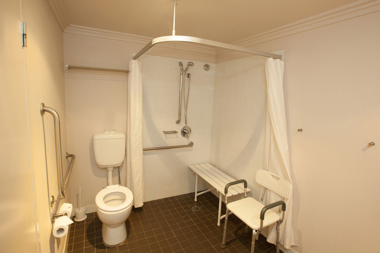 Bedroom 4, Wine Country Motor Inn, Cessnock