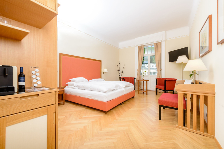 Bedroom 3, Hotel Herzoghof, Baden