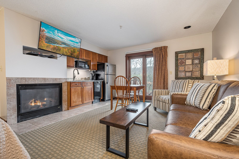 Others 4, Suites at Silver Tree A123, Garrett