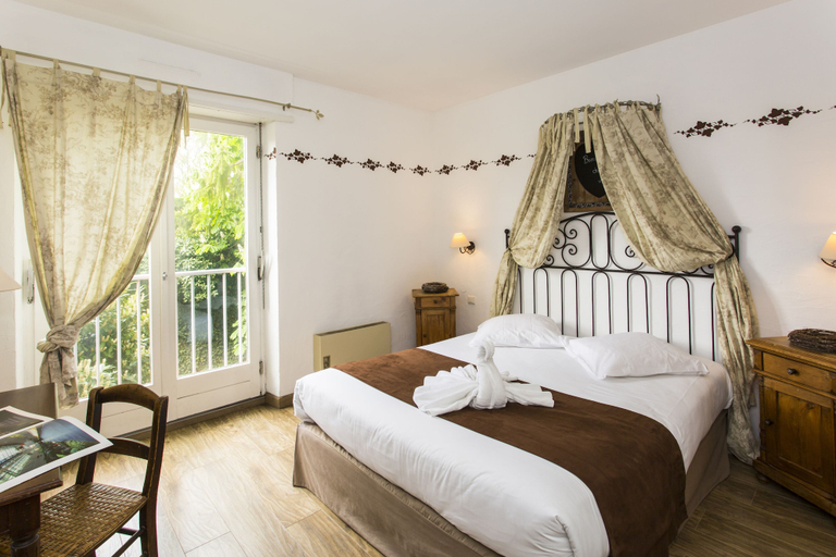 Bedroom 4, Logis Hôtel Domaine de Rouffach, Haut-Rhin