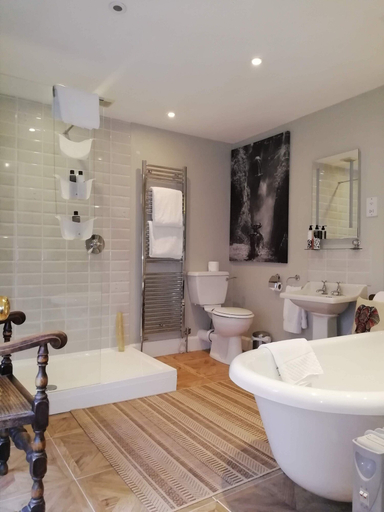 Bathroom 3, Carrick's At Castle Farm, Norfolk
