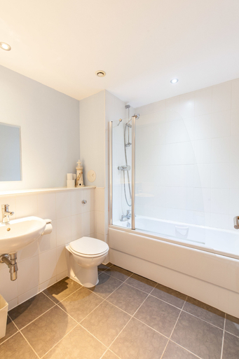 Bathroom 2, Modern Two Bedroom Apartment, Edinburgh