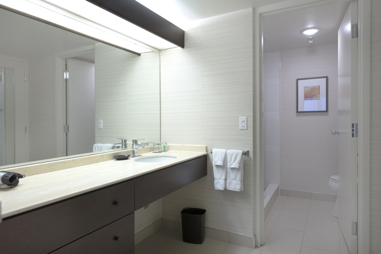 Bathroom 4, Cambridge Suites Toronto, Toronto