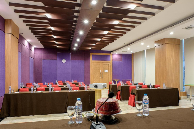 Business Facilities 30