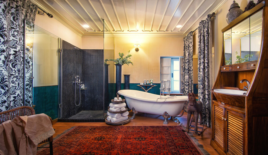 Bathroom 4, 5 Senses, Epirus