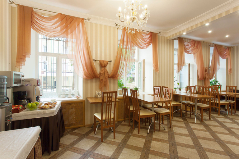 Food & Drinks 4, By Hermitage House, Sankt-Peterburg gorsovet