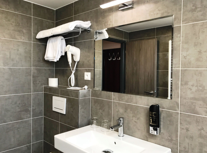Bathroom 4, Hotel Atrium, Vyškov