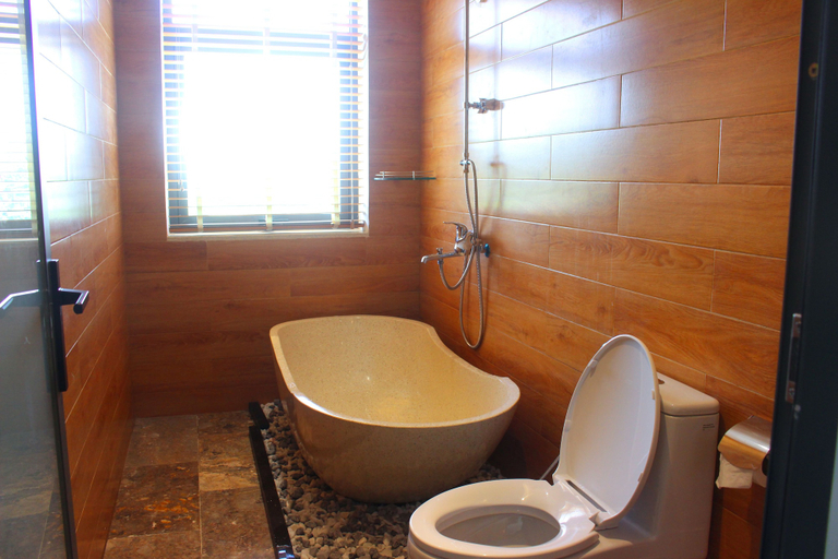 Bathroom 3, Hoang Y Homestay, Da Nang