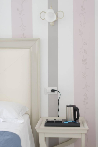 Bedroom 4, Gruppo Luxe Domus, Pavia