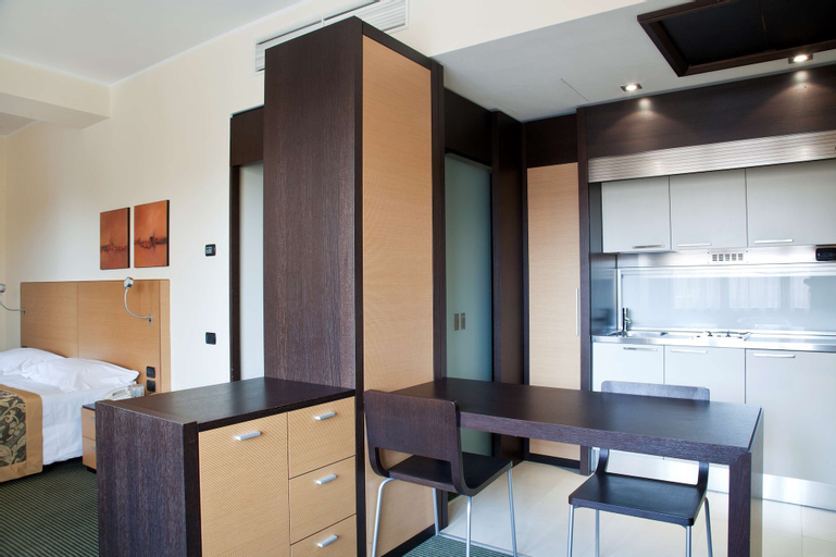 Dining Room 17