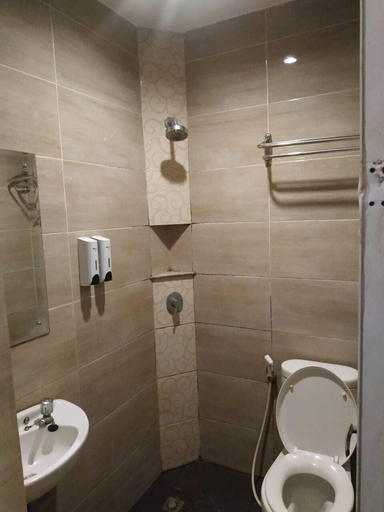 Bathroom 5, Vindhika Hotel Pengayoman, Makassar