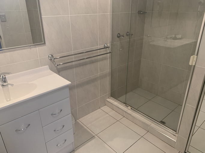 Bathroom 4, Beachfront Towers, Maroochy - Maroochydore
