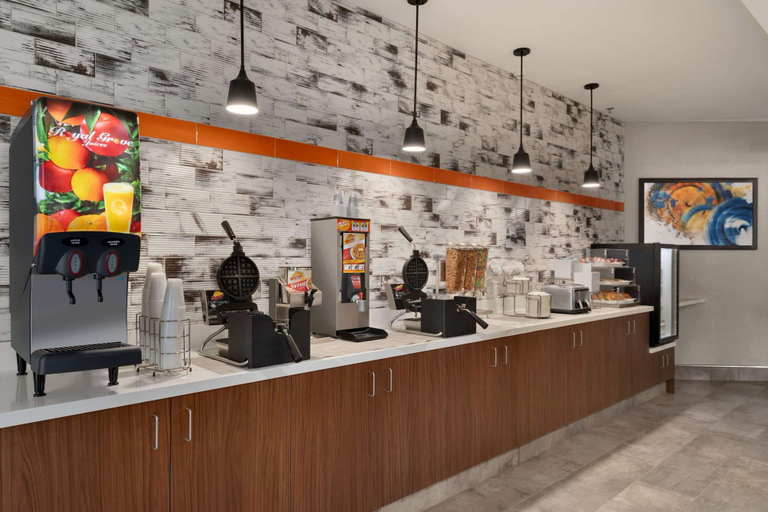 Food & Drinks 5, La Quinta Inn & Suites by Wyndham Springfield, Lane