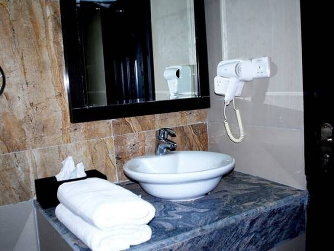 Bathroom, Paconsu Suites, Akpabuyo