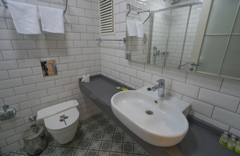 Bathroom 3, Marmaris Beach Hotel, Marmaris