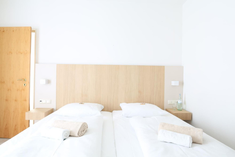 Bedroom 2, LoC - Hotel Kannenkeller Smart Stay, Dillingen an der Donau