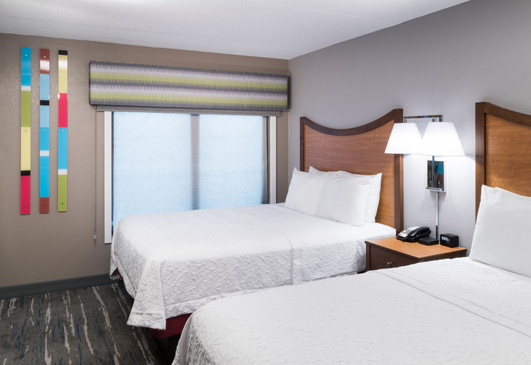 Bedroom 3, Hampton Inn & Suites Chicago-North Shore/Skokie, Cook